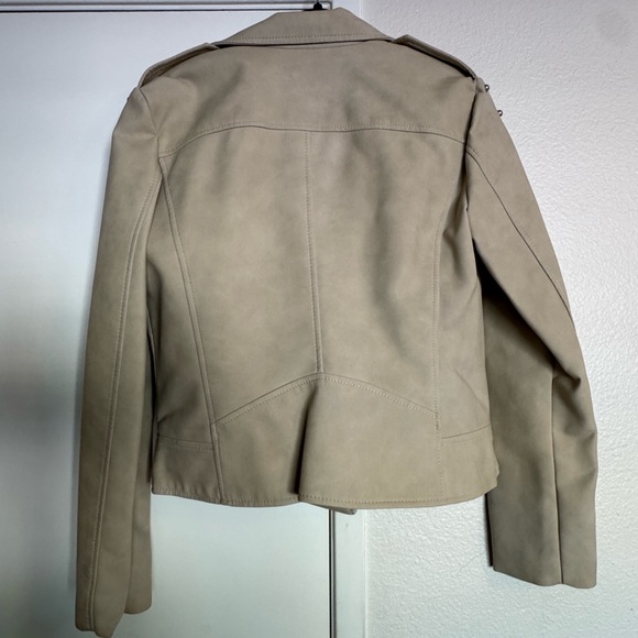 BB DAKOTA Women's True Stud Faux Suede Moto Jacket Bone - Picture 8 of 15